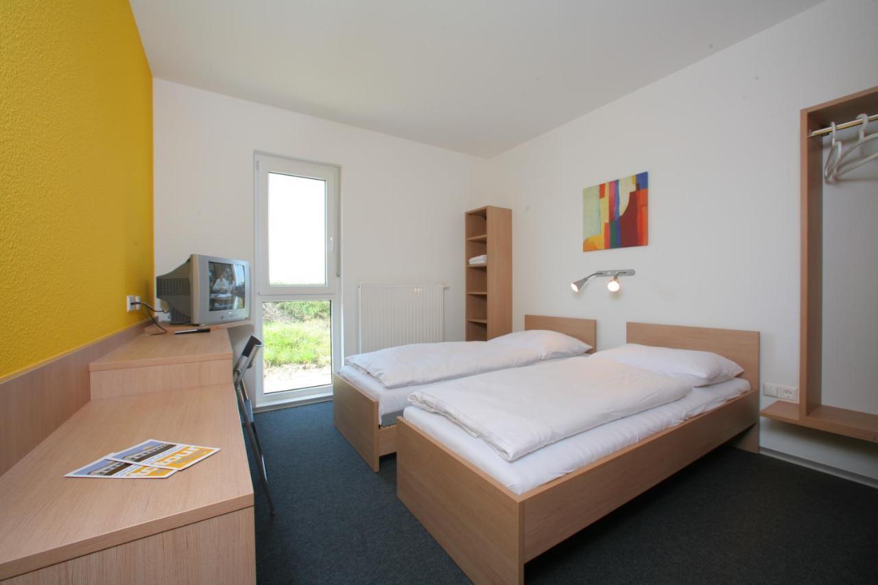 Tour-Motel Wilfersdorf  Zimmer foto